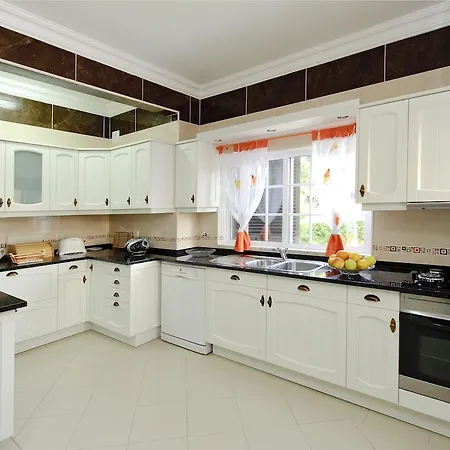 Willa Paraiso Spacious And Central To Enjoy Best Beaches Ac Wifi Garden Pool *