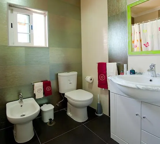 Вилла Paraiso Spacious And Central To Enjoy Best Beaches Ac Wifi Garden Pool Албуфейра