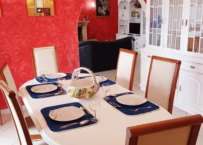 Paraiso Spacious And Central To Enjoy Best Beaches Ac Wifi Garden Pool Албуфейра